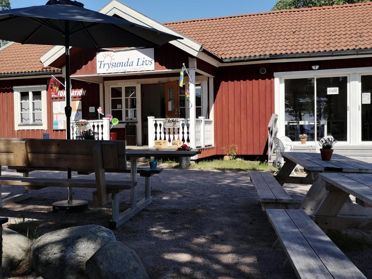 & Skaergardscafe * Trysunda